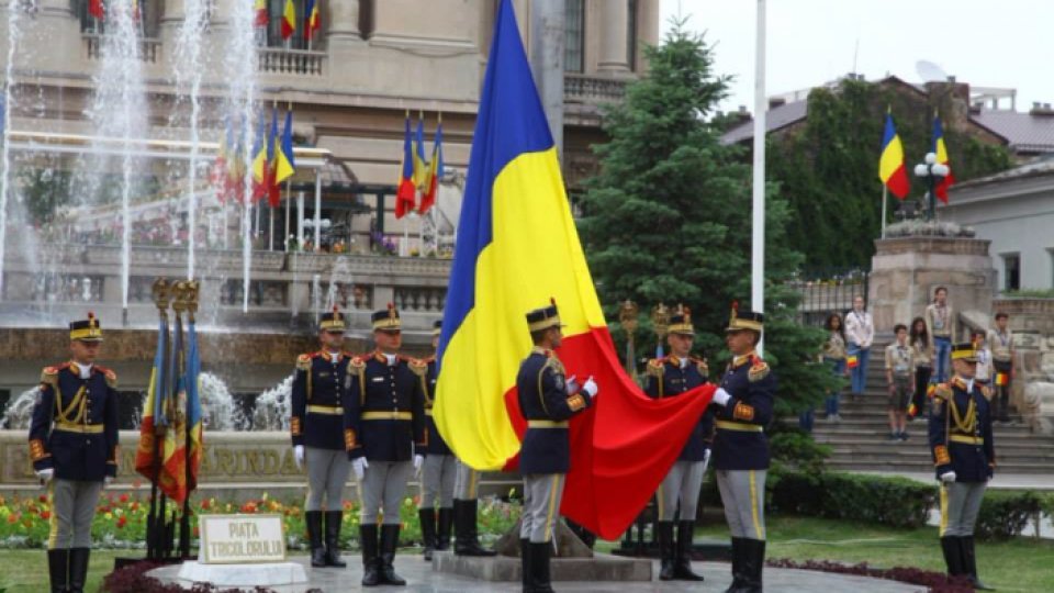 Alba - Ziua Drapelului, celebrată în Piaţa Tricolorului 