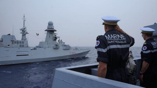 Franţa își suspendă participarea la o operaţiune NATO în M. Mediterană