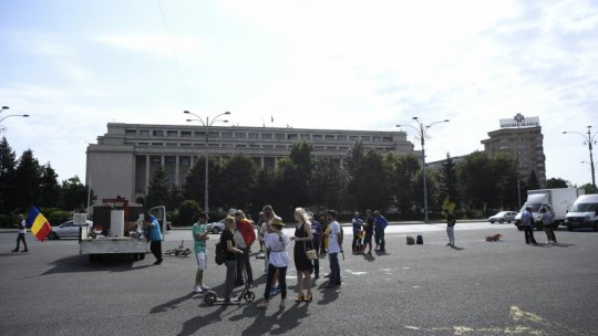 Proteste în Piața Victoriei împotriva legii carantinei