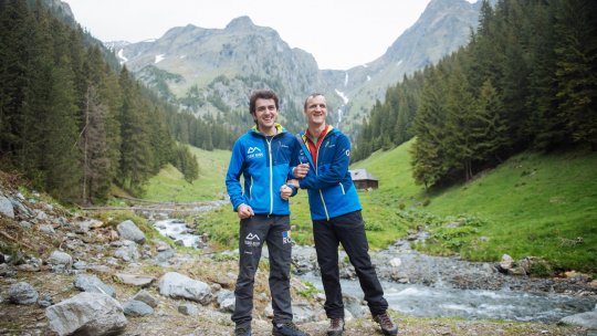 Doi alpiniști nevăzători din România vor să cucerească Vf. Mont Blanc
