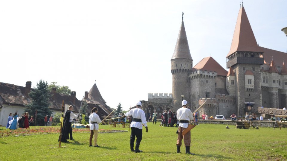 Începe Festivalul Medieval al Castelului Huniade, de la Timișoara 