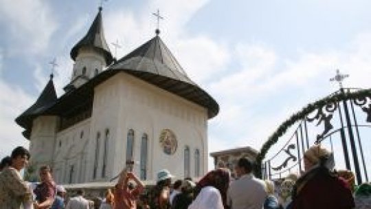 Mânăstirea Văratec: Un preot și o măicuță, depistați pozitiv la coronavirus