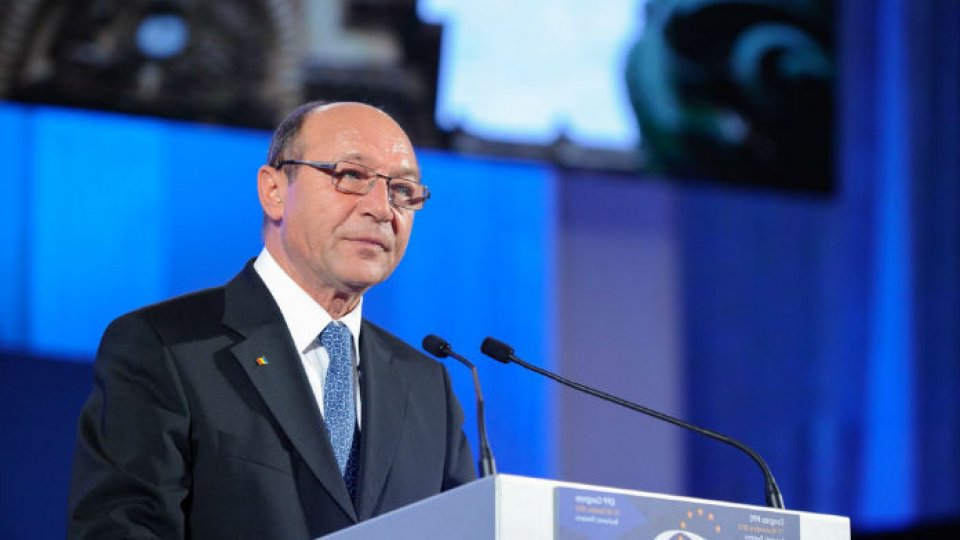 Traian Băsescu și-a depus candidatura la Primăria Capitalei