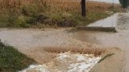 Mai multe bazine hidrografice sub incidenţa unor avertizări de inundații