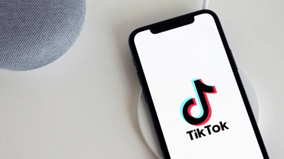 Microsoft vrea să cumpere operaţiunile din SUA ale companiei TikTok