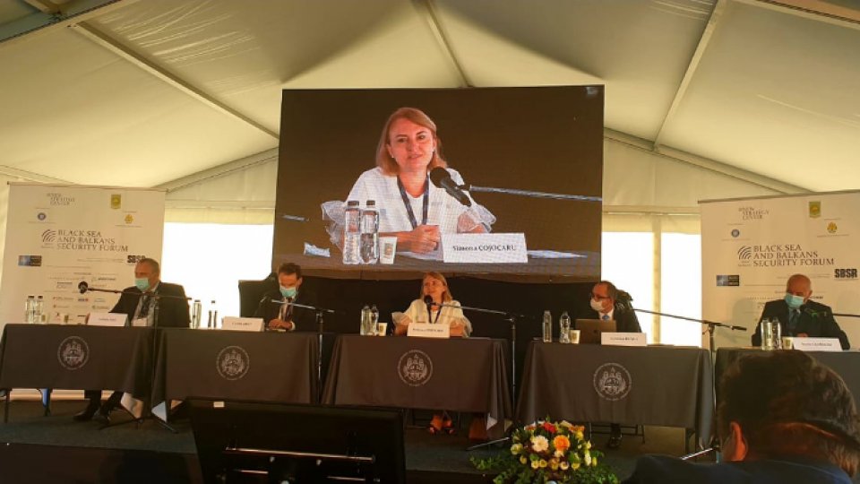 UE este "fragmentată în ceea ce priveşte apărarea şi industria militară"