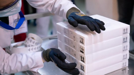 O nouă tranșă de vaccinuri Pfizer-BioNTech va ajunge luni în România