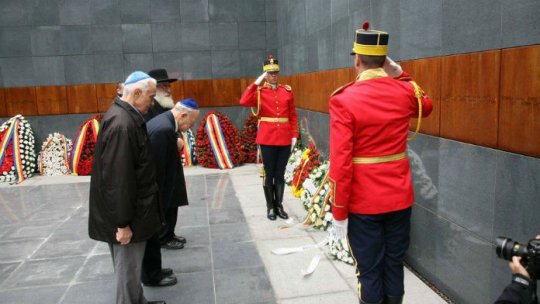 Comemorare a evreilor şi romilor care au murit în timpul Holocaustului