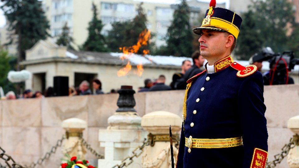 Ziua Armatei Române sărbătorită luni cu respectarea măsurilor anti-CoVID