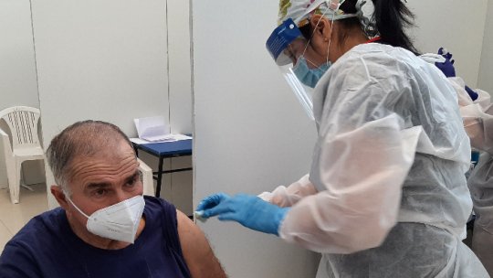 Acoperirea vaccinării anti-COVID-19 se menține mult mai scăzută în România