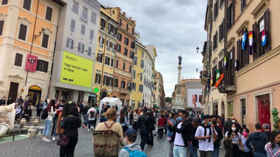 Italia: Restricţionarea protestelor împotriva certificatului verde