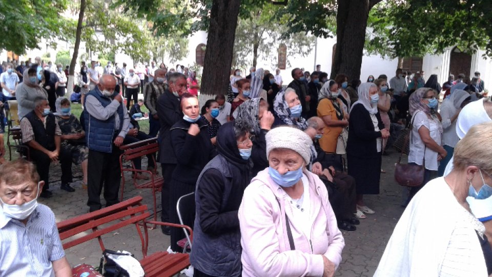 Un preot confirmat cu Covid ar fi oficiat mai multe slujbe religioase