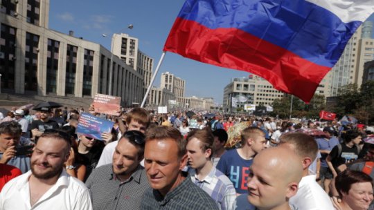 Aleksei Navalnîi, condamnat la trei ani şi jumătate de închisoare