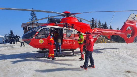 O fetiță care a căzut din telescaun, preluată cu un elicopter SMURD