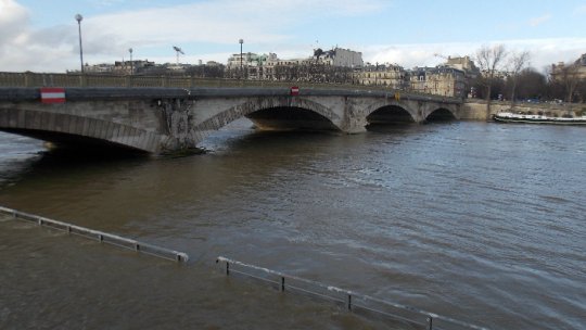 Franţa se confruntă cu inundaţii în mai multe zone