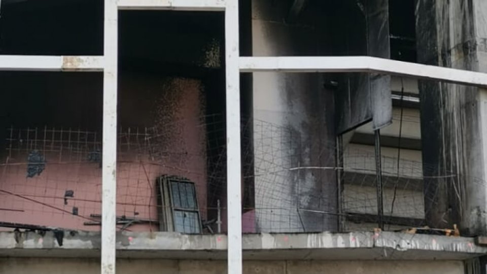 Incendiu la stadionul Giuleşti, în zona peluzelor