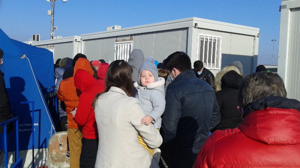 Peste 50 de mii de persoane au trecut ieri granițele României 