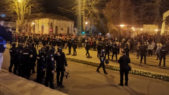 Piața Victoriei din capitală blocată de protestatari anti-restricții-23:00