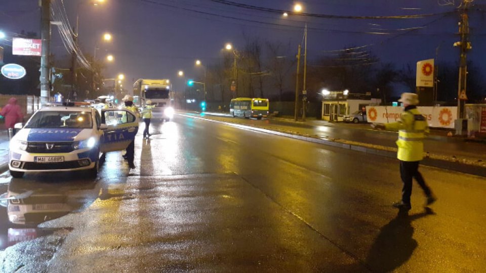Traficul rutier este oprit pe DN17D în urma unui accident de circulație