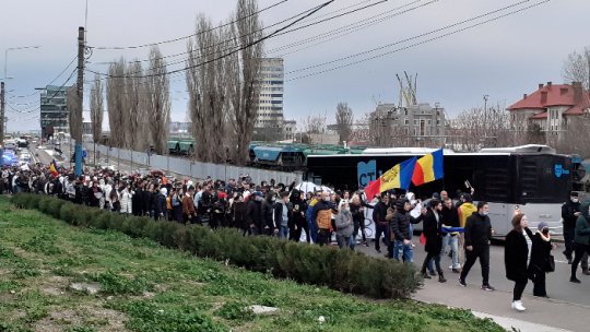 La Constanţa în jur de 50 de oameni protestează împotriva restricțiilor