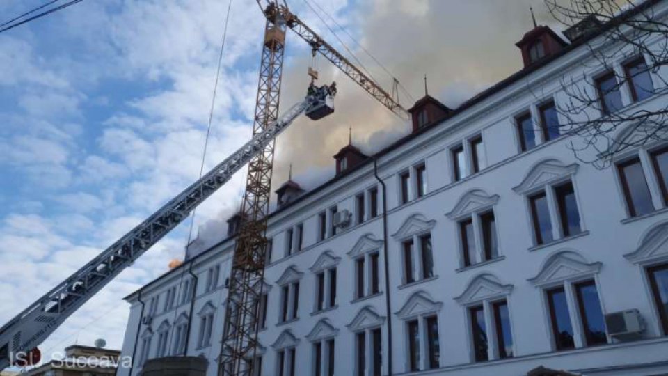 Incendiu puternic în clădirea Palatului Administrativ din Suceava