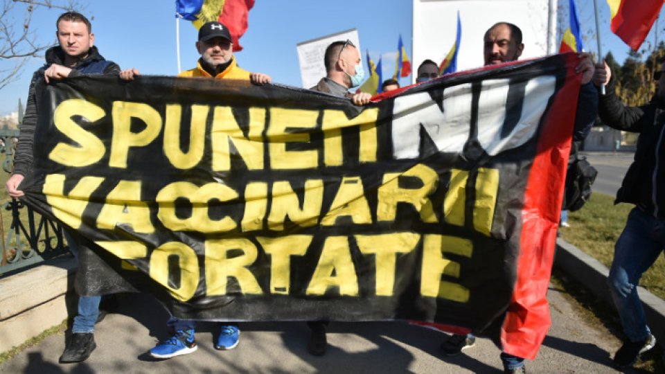 Amendă pentru organizatorul protestului împotriva legii vaccinului