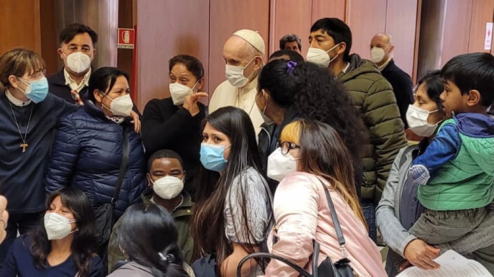 Papa Francisc a vizitat centrul de vaccinare amenajat în statul Vatican