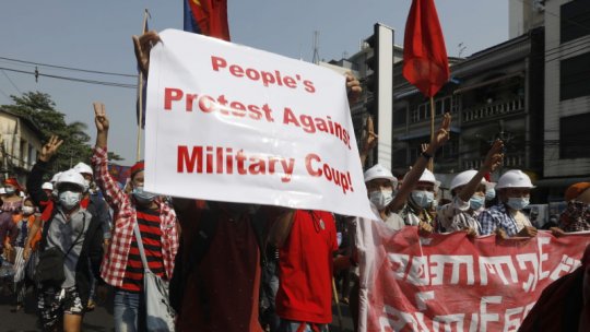 Continuă protestele în Myanmar împotriva Armatei și a loviturii de stat 
