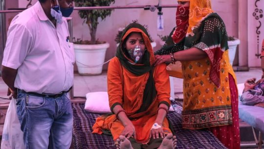 Aproape 5 mii de decese cauzate de SARS-CoV-2 într-o singură zi în India