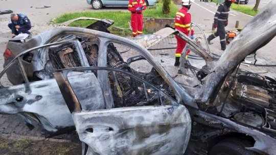 Arad: Mașina unui om de afaceri a explodat în parcare (UPDATES)
