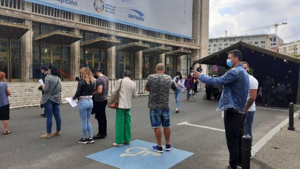 Maratonul vaccinării de la Bucureşti şi alte oraşe din ţară
