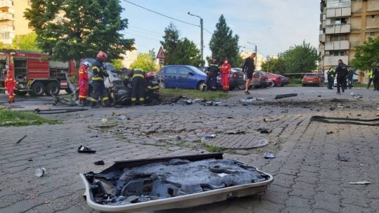 Prefect Arad: Explozia, posibil cauzată de o bombă acționată de la distanță