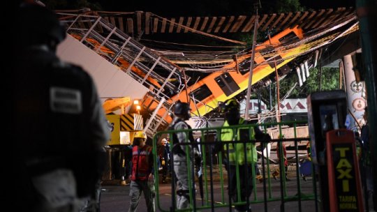 Pasaj al metroului de suprafață prăbușit în capitala Mexicului