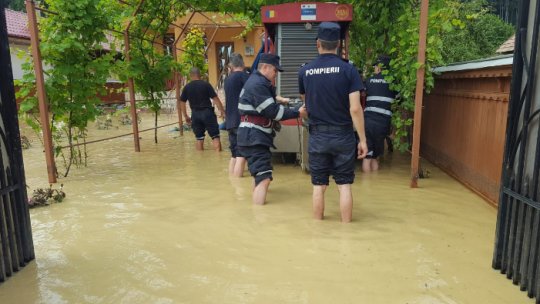 Ploile abundente au făcut pagube în București și în 15 județe