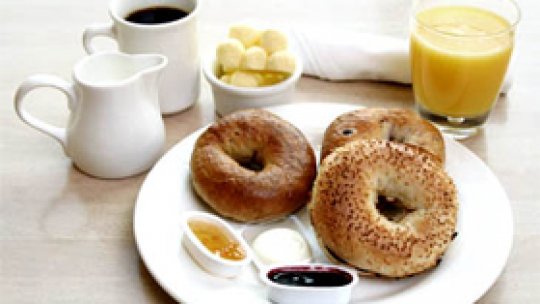 Șase din zece români consideră micul dejun foarte important