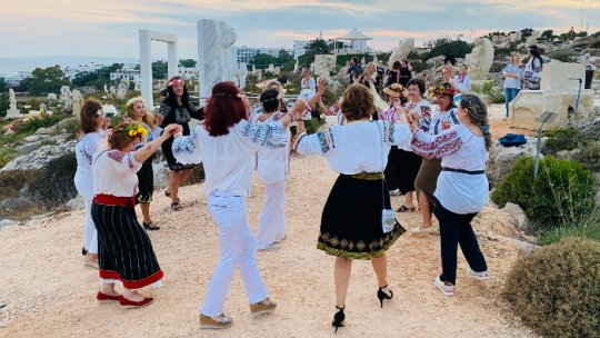 Sânziene printre Sculpturi - Ziua Universală a Iei, sărbătorită în Cipru