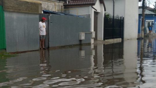 Risc de inundaţii în unele zone