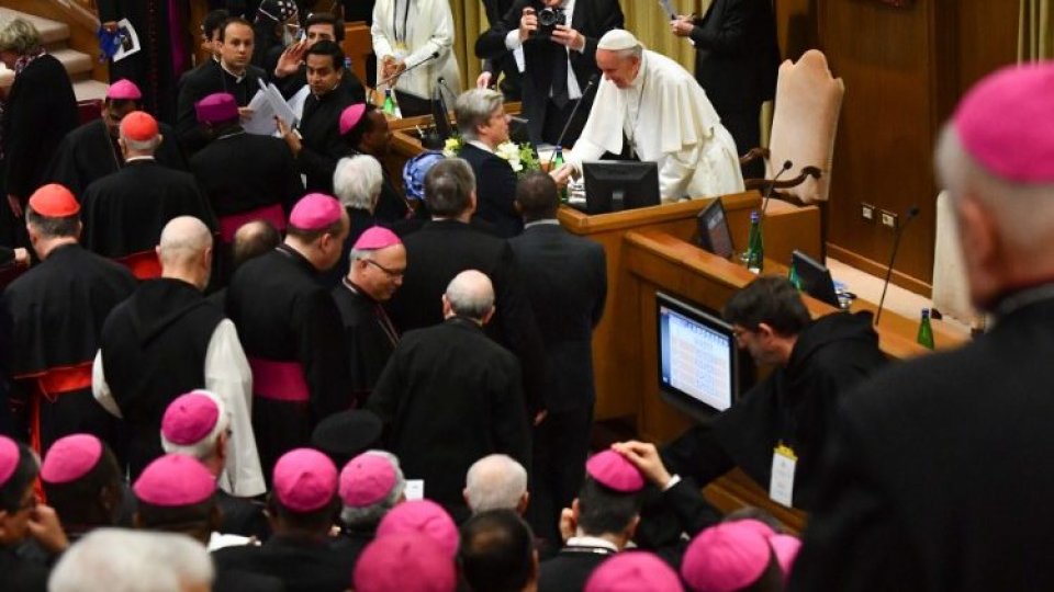La Vatican începe procesul unui cardinal acuzat de infracţiuni financiare