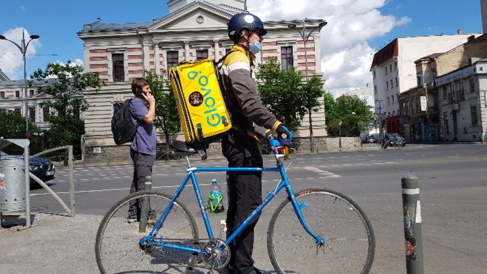 Verificări la mâncarea comandată pe internet