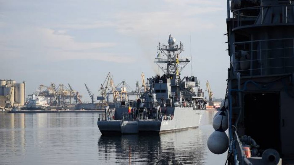 Dragorul "Locotenent Lupu Dinescu", integrat într-o grupare navală NATO