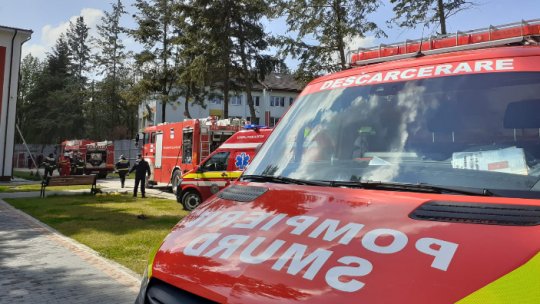 Eforturi pentru stingerea incendiului din Salonta