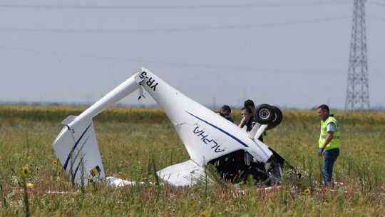 Avion de mici dimensiuni prăbușit în Chitila. Două persoane rănite