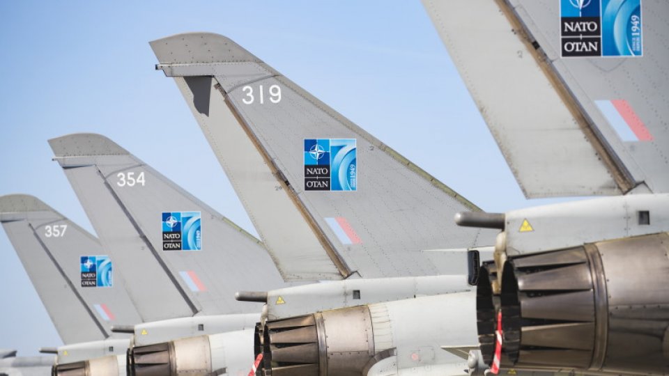 Două avioane britanice au interceptat un avion rusesc deasupra Mării Negre