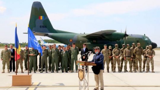 15 cetățeani români şi patru bulgari au ajuns la București din Afganistan