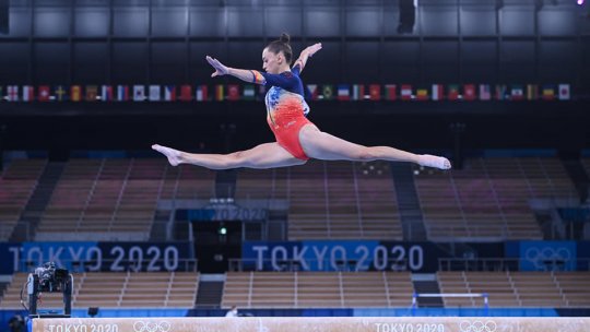 JO Tokyo: Larisa Iordache ratează finala la bârnă din cauza accidentării