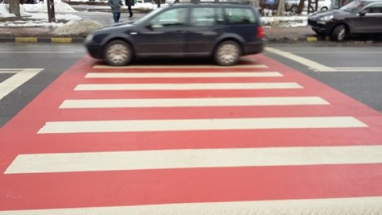 Polițistul care a lovit grav 2 fete pe trecere-control judiciar 60 de zile