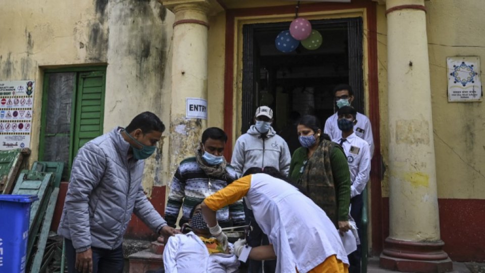 India: A început vaccinarea minorilor