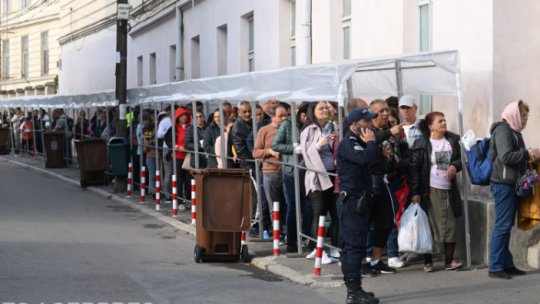 La Iaşi, peste 11.000 de pelerini aşteaptă să se închine la moaște