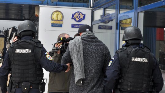Peste 100 de persoane au fost reţinute de procurorii DIICOT