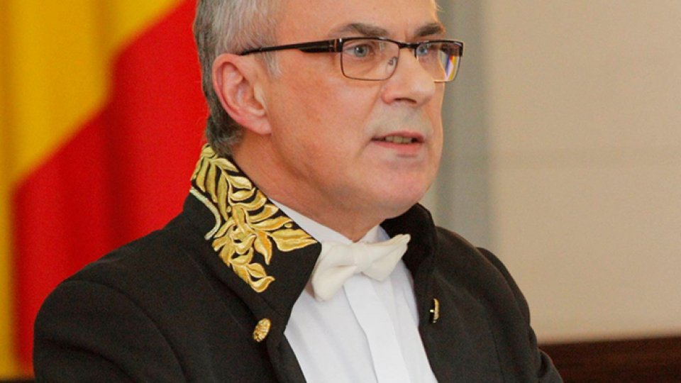 „Captivi sistemului binar”